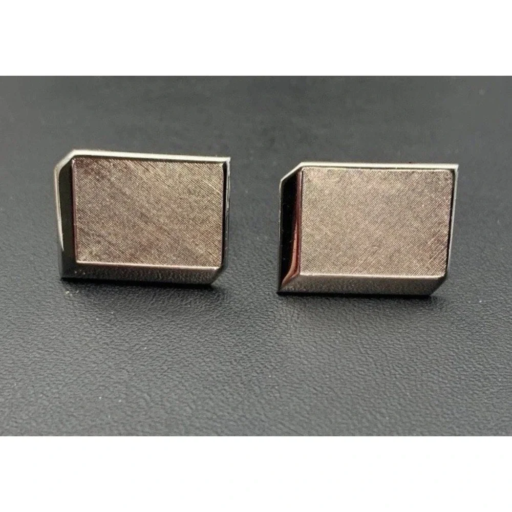 Vintage Etched And Shiny Silver Tone 3D Look Cufflinks
